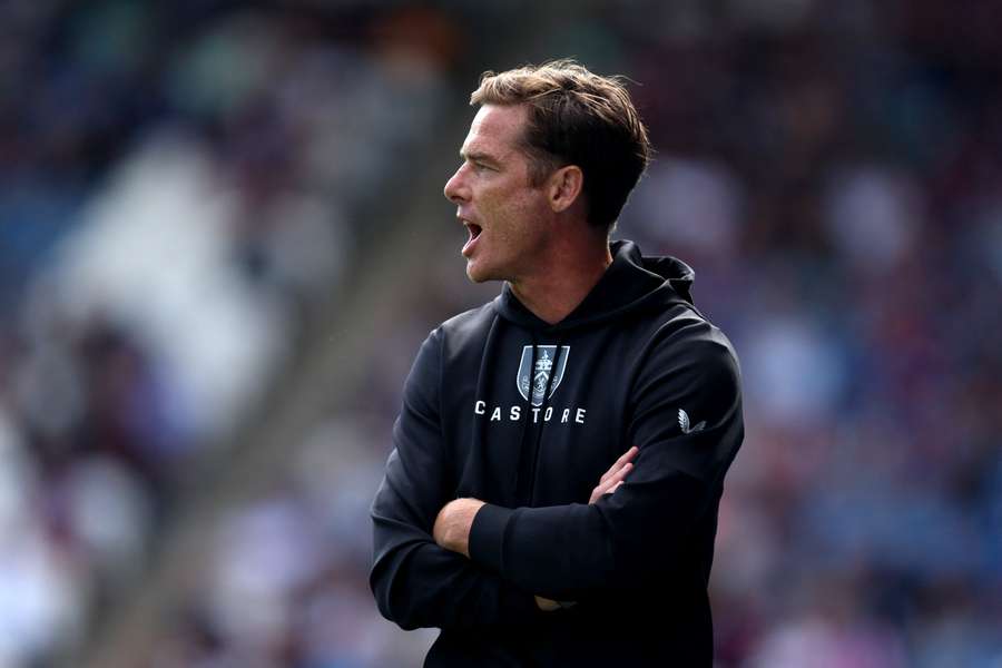 Scott Parker descreveu a promoção do Burnley como "notável"