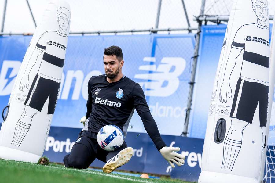 Diogo Costa regressou aos treinos do FC Porto