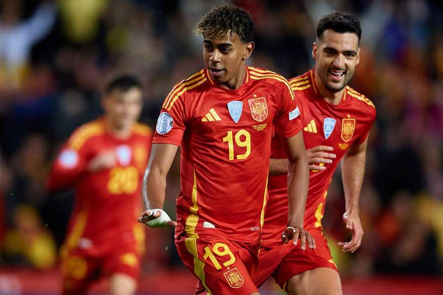 Yamal em destaque na seleção espanhola