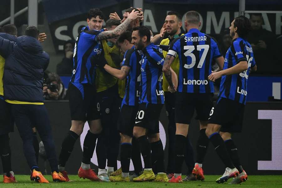 Dzeko a marqué l'unique but de la rencontre face à Naples 