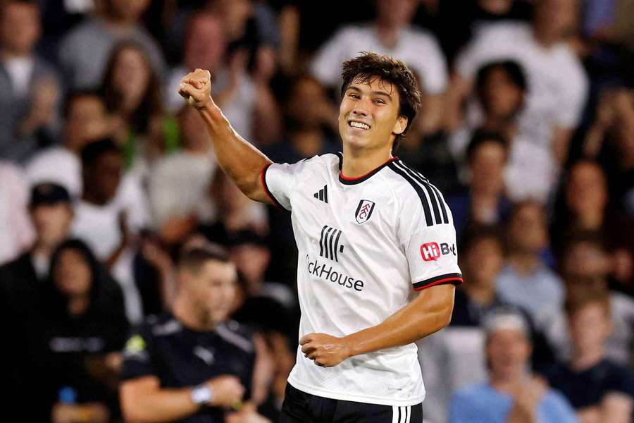 Gonzalo celebra su gol contra el Wimbledon