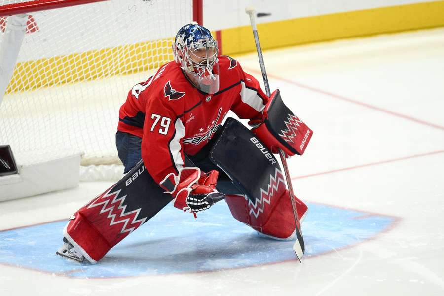 Lindgrena trápi zranenie v hornej časti tela.