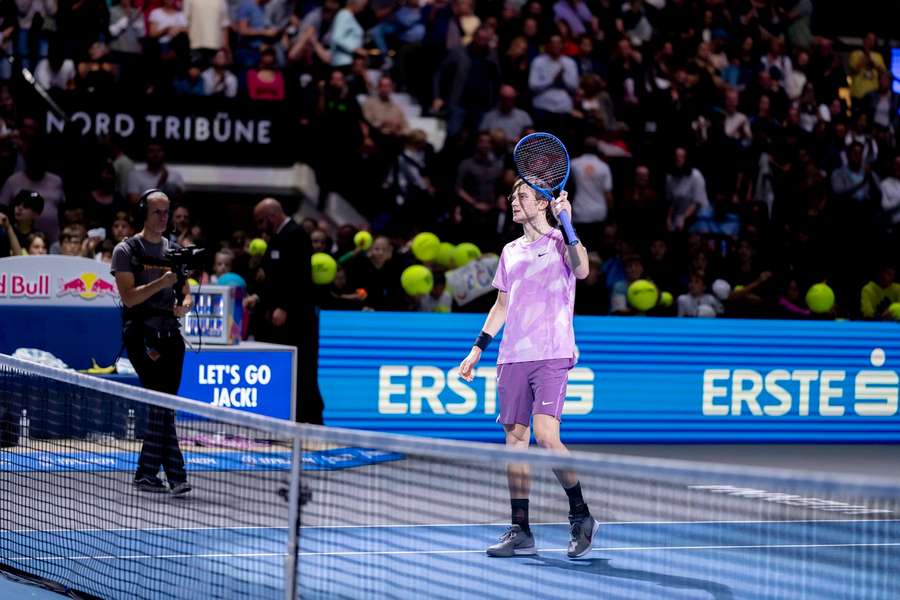 Draper ist der erste Brite seit einem Jahrzehnt, der die Erste Bank Open gewinnen kann