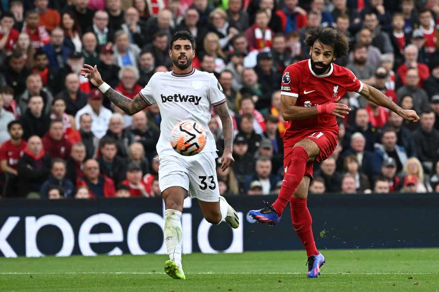 Liverpool pokonuje West Ham United 3:1. Efektowne trafienie Darwina Nuneza