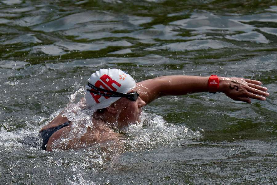 Prova disputada no rio Sena, em Paris Prova disputada no rio Sena, em Paris