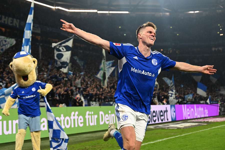 Schalke obiło Herthę, która ląduje na dnie Bundesligi