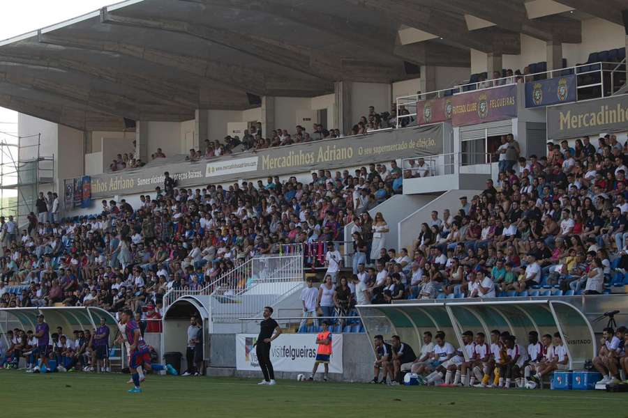 Estádio Dr. Machado de Matos não reúne as condições necessárias