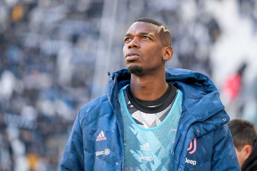 Paul Pogba está agora encostado à parede
