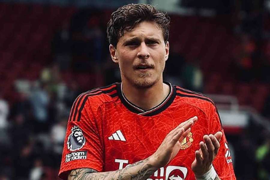 Obránce Victor Lindelöf by dlouho na volné noze zůstat nemusel