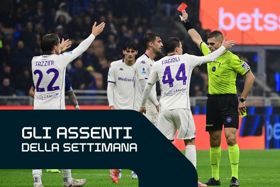 Il momento dell'espulsione di Mattia Viti a San Siro Il momento dell'espulsione di Mattia Viti a San Siro