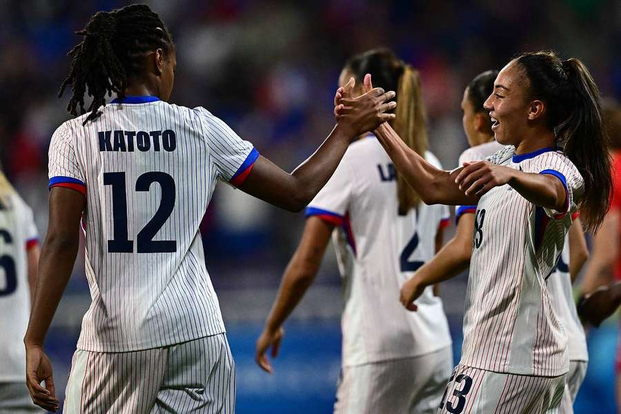 Les Bleues se sont qualifiées pour les quarts de finale en battant la Nouvelle-Zélande (2-1) mercredi.