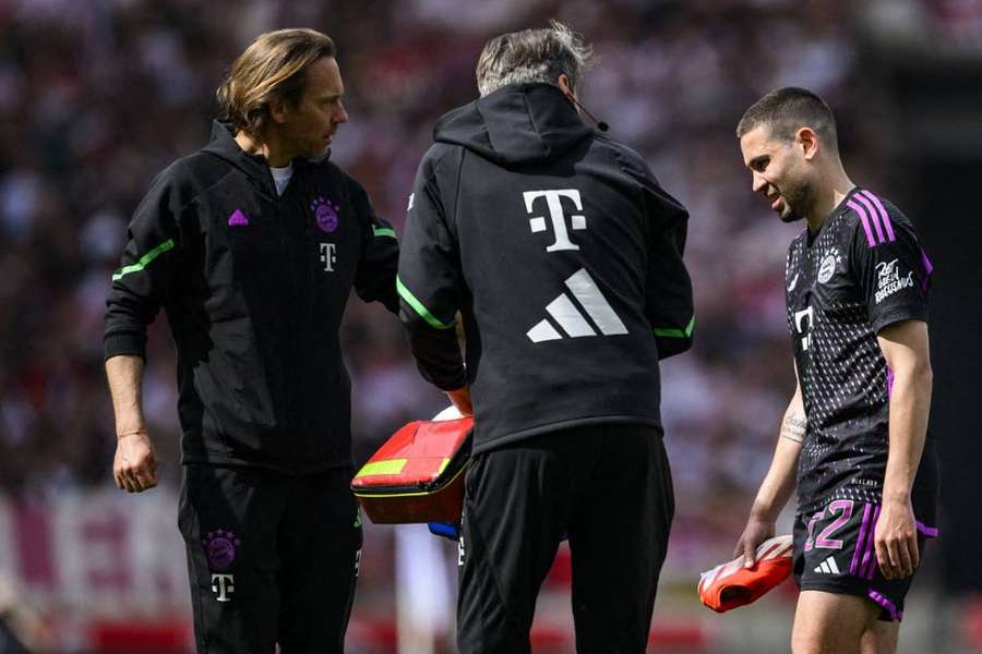 L'international portugais du Bayern Munich Raphaël Guerreiro est sorti sur blessure samedi après-midi à Stuttgart.