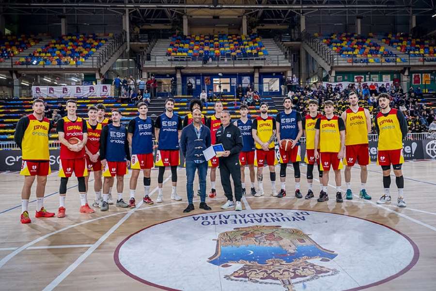 La selección española tendrá la ayuda de un segundo equipo dirigido por Ponsarnau