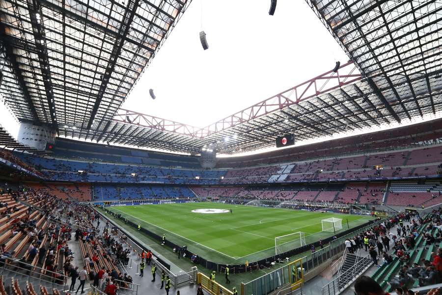 Inter e Milan buscam uma solução para deixar San Siro