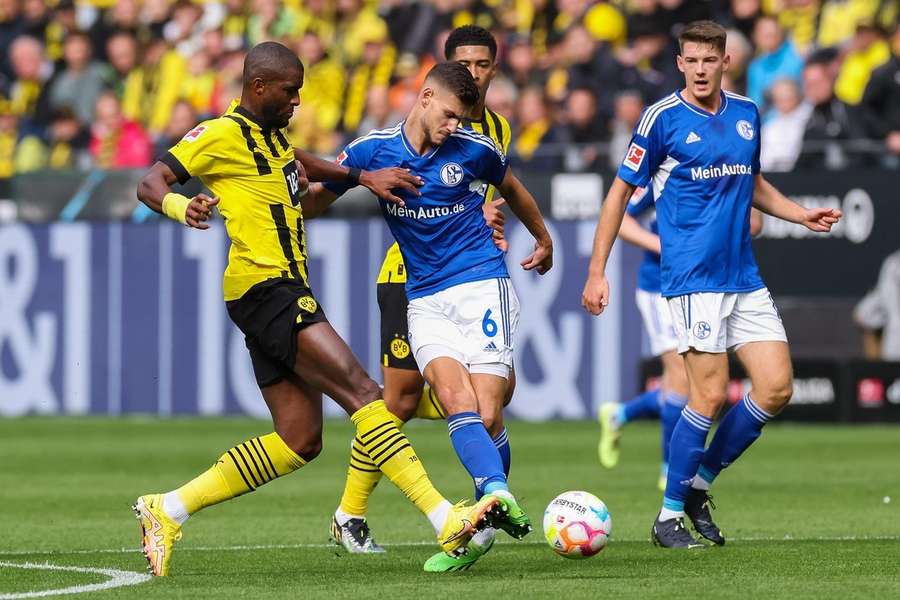 Tyske myndigheder forbyder alkohol til Revierderbyet mellem Schalke og Dortmund