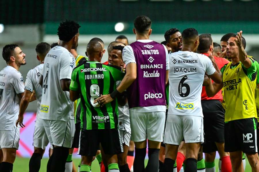 Santos se revoltou com falta de fair play em gol do América
