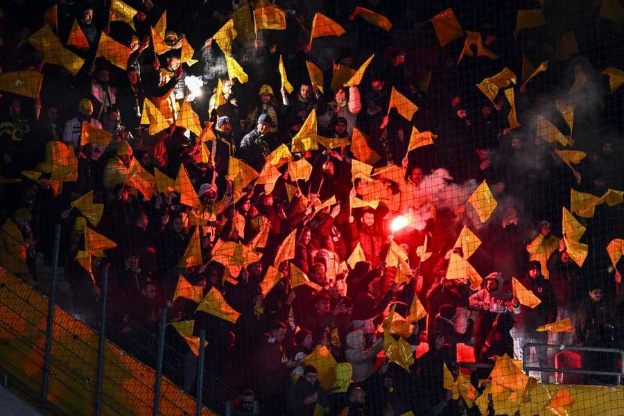 Wielu kibiców związanych z Fenerbahce zostało zatrzymanych przy próbie zakupu biletów do sekcji FC Midtjylland