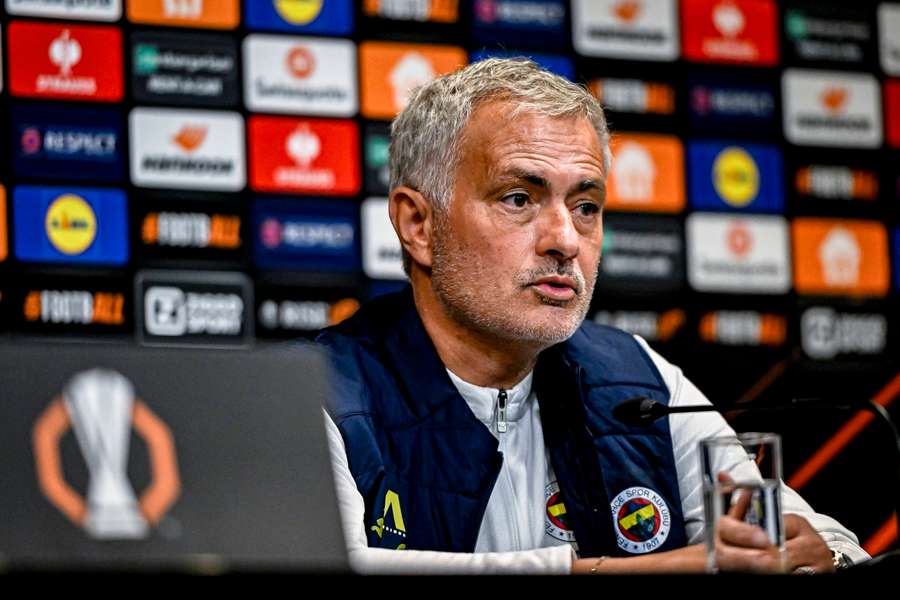 Mourinho musí pripraviť zverencov na United.