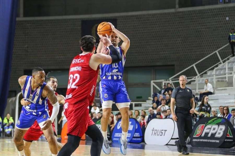 FC Porto vai defrontar a Oliveirense na final