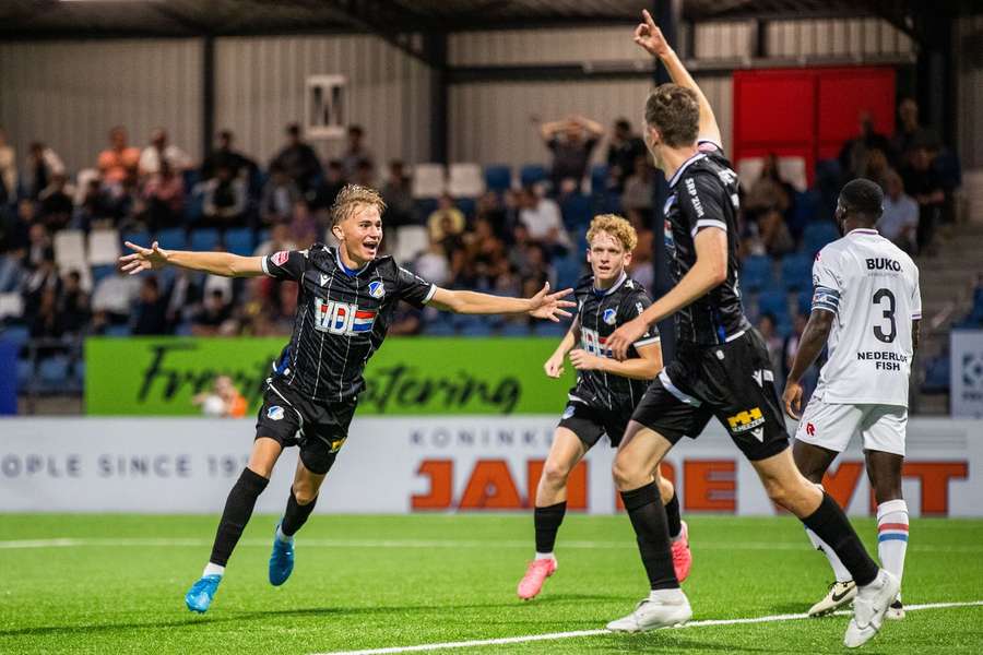 Hugo Deenen was met twee treffers in het uitduel bij Telstar het goudhaantje voor FC Eindhoven