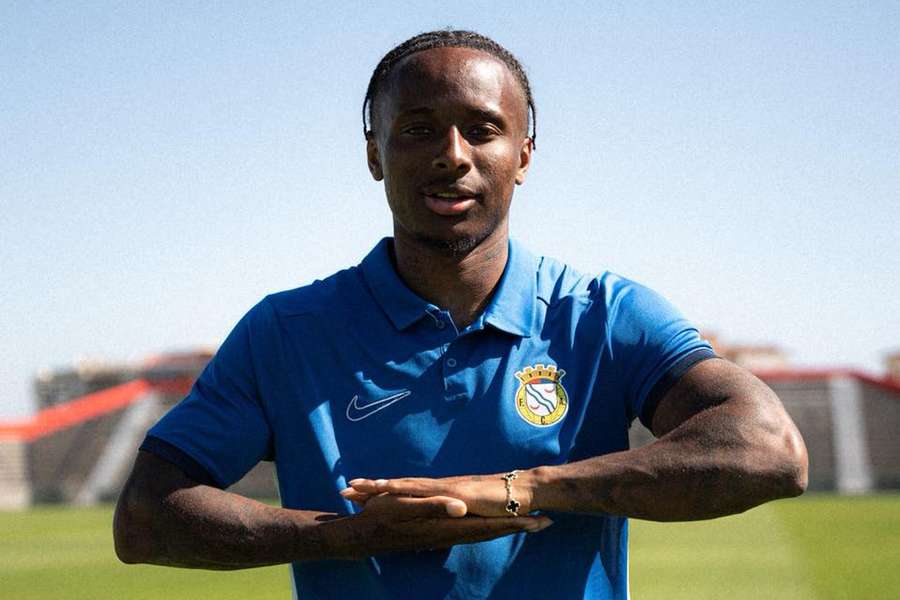 Stéphane Diarra apresentado no Alverca