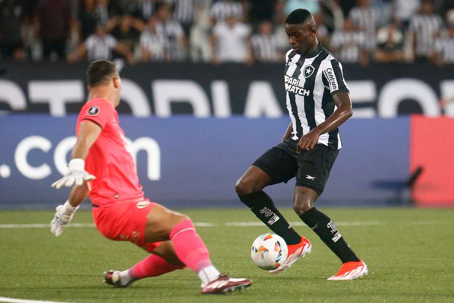 Luiz Henrique fez gol em Botafogo 2x1 Universitario