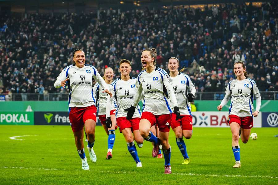 Schon im Viertelfinale spielte der Hamburger SV im Volksparkstadion.