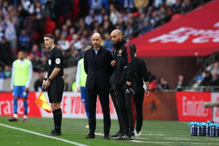 Erik Ten Hag et son assistant la semaine dernière.