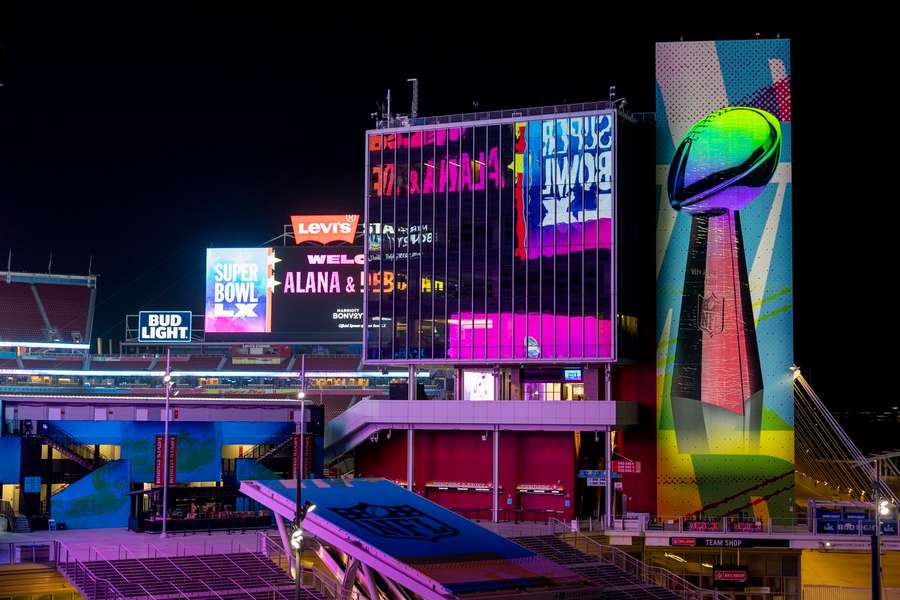 Nebunie înainte de Super Bowl. Un bilet a ajuns să coste cât o mașină! 