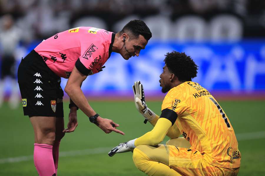 Hugo Souza, o herói do Corinthians Hugo Souza, o herói do Corinthians