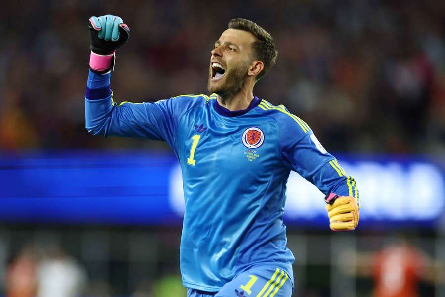 Man Utd plan bid for Scotland goalkeeper as Onana and Bayindir depart this summer