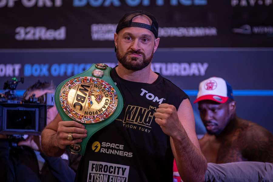 Fury se rozhodl vrátit do ringu, potřetí by si chtěl zaboxovat s Chisorou