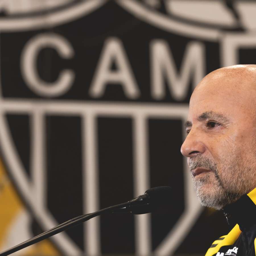 Sampaoli não resistiu após início ruim de temporada e problemas internos Sampaoli não resistiu após início ruim de temporada e problemas internos