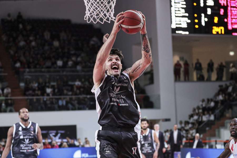 Dominik Olejniczak zdobył 16 punktów w meczu Derthona Tortona z Openjobmetis Varese Dominik Olejniczak zdobył 16 punktów w meczu Derthona Tortona z Openjobmetis Varese