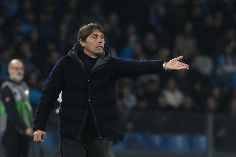 Conte en la línea de banda