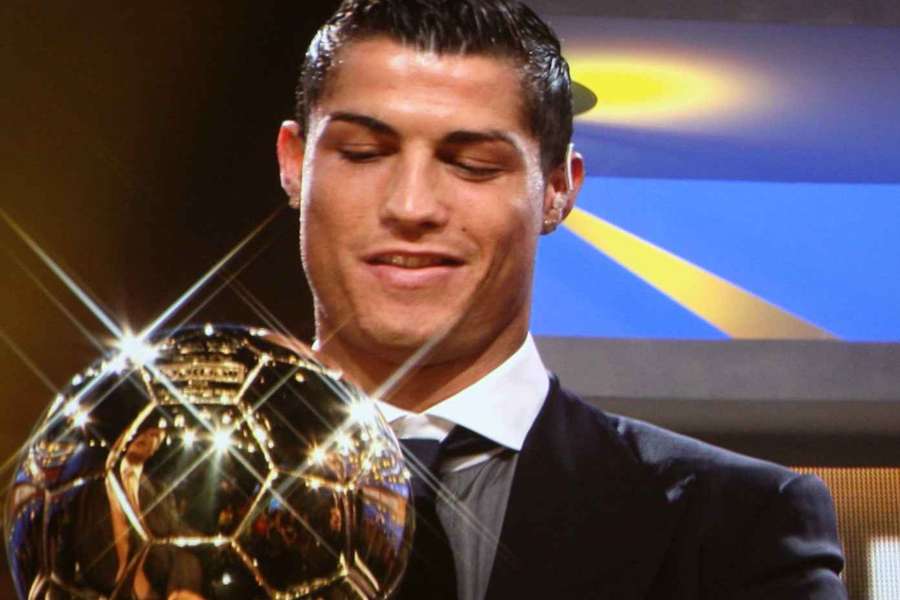 Mesajul lui Cristiano Ronaldo după ce a câștigat cel mai bun Balon de Aur din toate timpurile Mesajul lui Cristiano Ronaldo după ce a câștigat cel mai bun Balon de Aur din toate timpurile