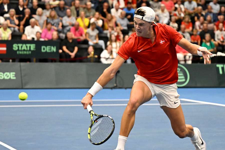 Holger Rune, Danmark vs Thiago Monteiro, Brasilien i Davis Cup opgøret i Royal Stage i Hillerød