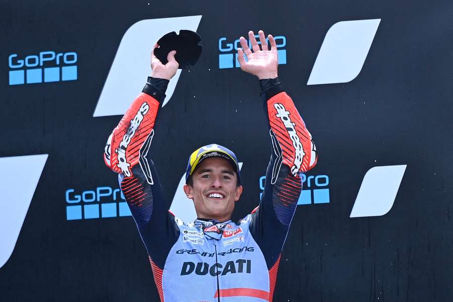 Marc Márquez pe cea mai înaltă treaptă a podiumului la Aragon