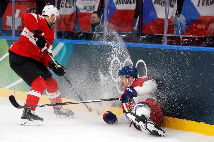 Česko nespasily ani tři Nečasovy body.