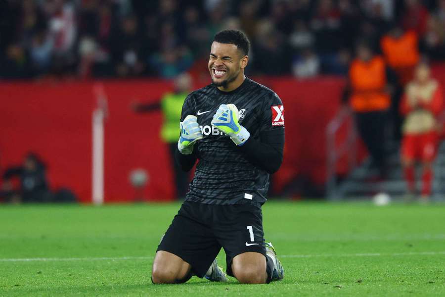 Noah Atubolu freut sich mit dem SC Freiburg auf das Finale der Europa League. Noah Atubolu freut sich mit dem SC Freiburg auf das Finale der Europa League.