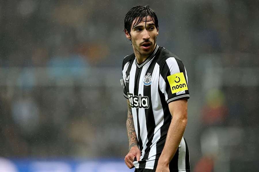Sandro Tonali foi suspenso por dez meses de todas as competições