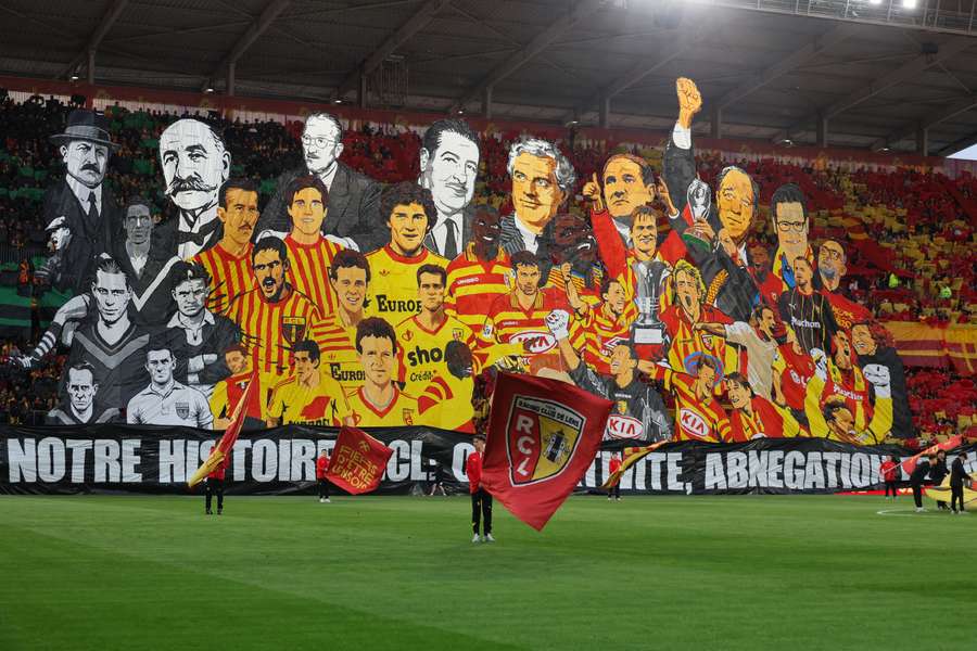 Le stade Bollaert le 8 mai. Le stade Bollaert le 8 mai.
