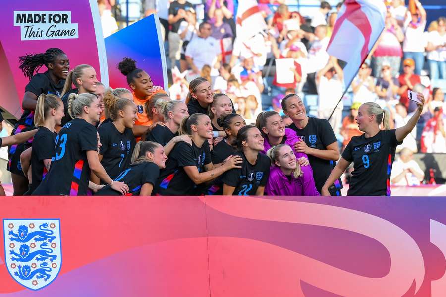 England's women have to cope with high expectations as they defend the Euros