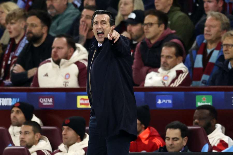 Unai Emery continua em destaque no Aston Villa