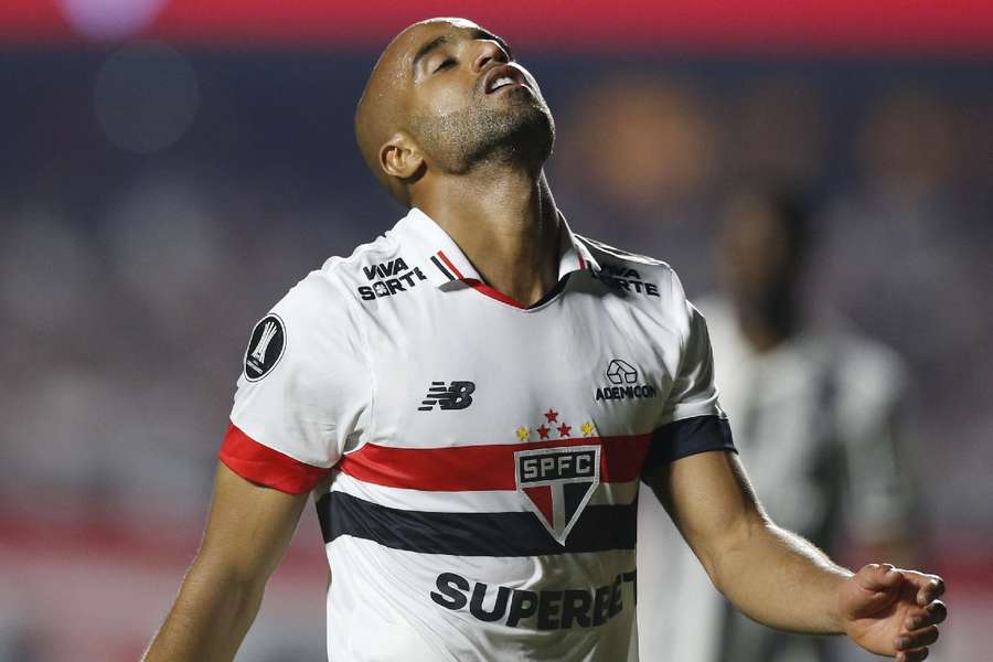 Lucas falhou penálti ainda no primeiro tempo da partida contra o Botafogo