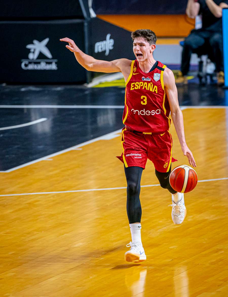 De Larrea, durante el partido ante Eslovaquia De Larrea, durante el partido ante Eslovaquia