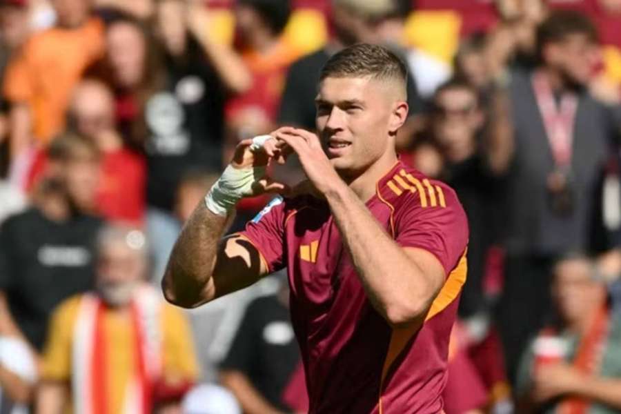 Artem Dovbyk pomohl AS Řím k vítězství svým prvním gólem v sezoně.