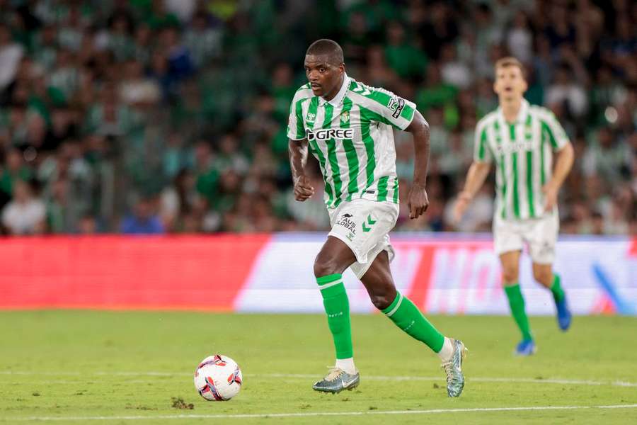 William Carvalho pode voltar aos relvados em breve