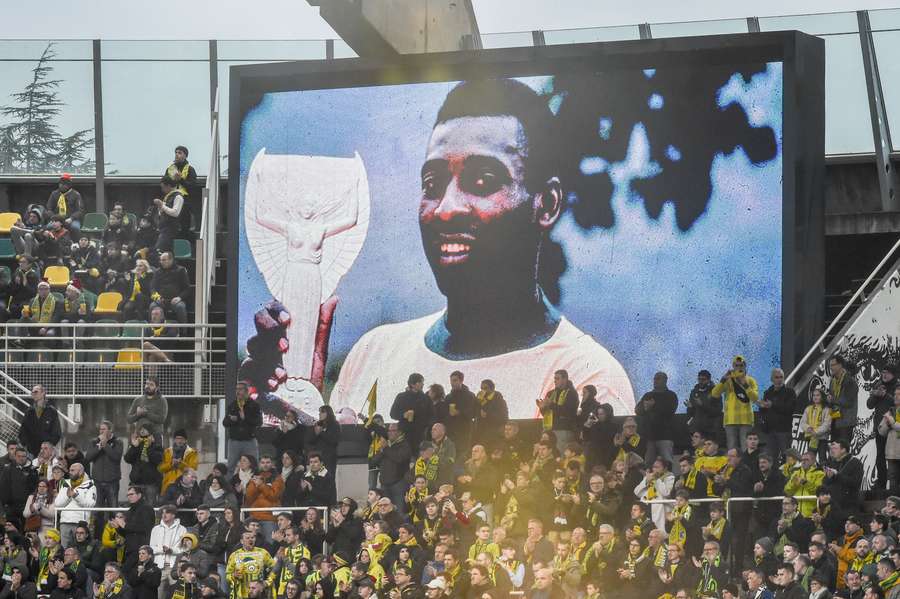 Pelé vai dar nome à Avenida principal de acesso ao histórico Estádio Maracanã