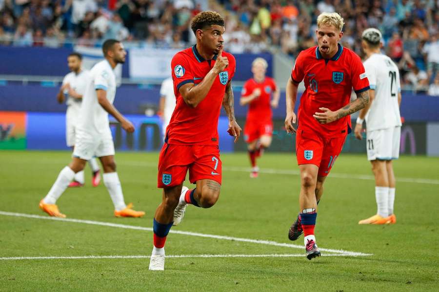 Apesar de ter falhado uma grande penalidade, Morgan Gibbs-White conseguiu inaugurar o marcador